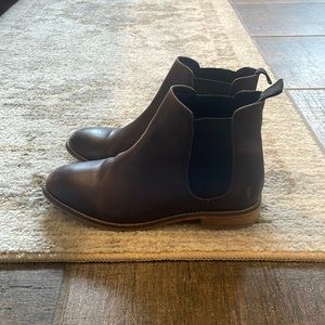 Chelsea boot